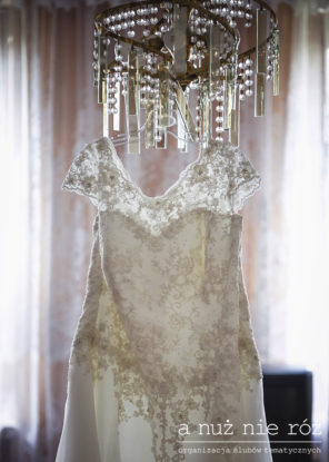 3 suknia ślubna ślub peonie motyw przewodni