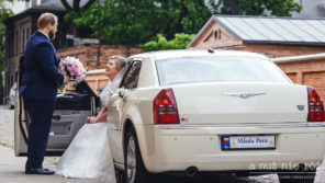 5 ślub peonie motyw przewodni samochód