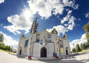 6 ślub peonie motyw przewodni kościół A nuż nie róż