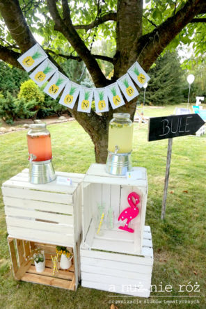 lemoniada-stanowisko-flamingi-i-ananasy-impreza-urodziny