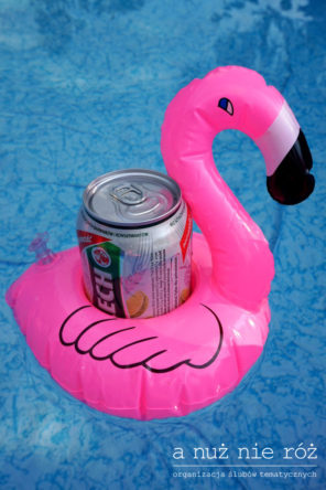 pływający-flaming-piwo-basen-impreza-urodziny