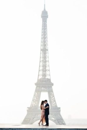 sesja ślubna wieża Eiffla Paryż motyw przewodni ślubu i wesela 1